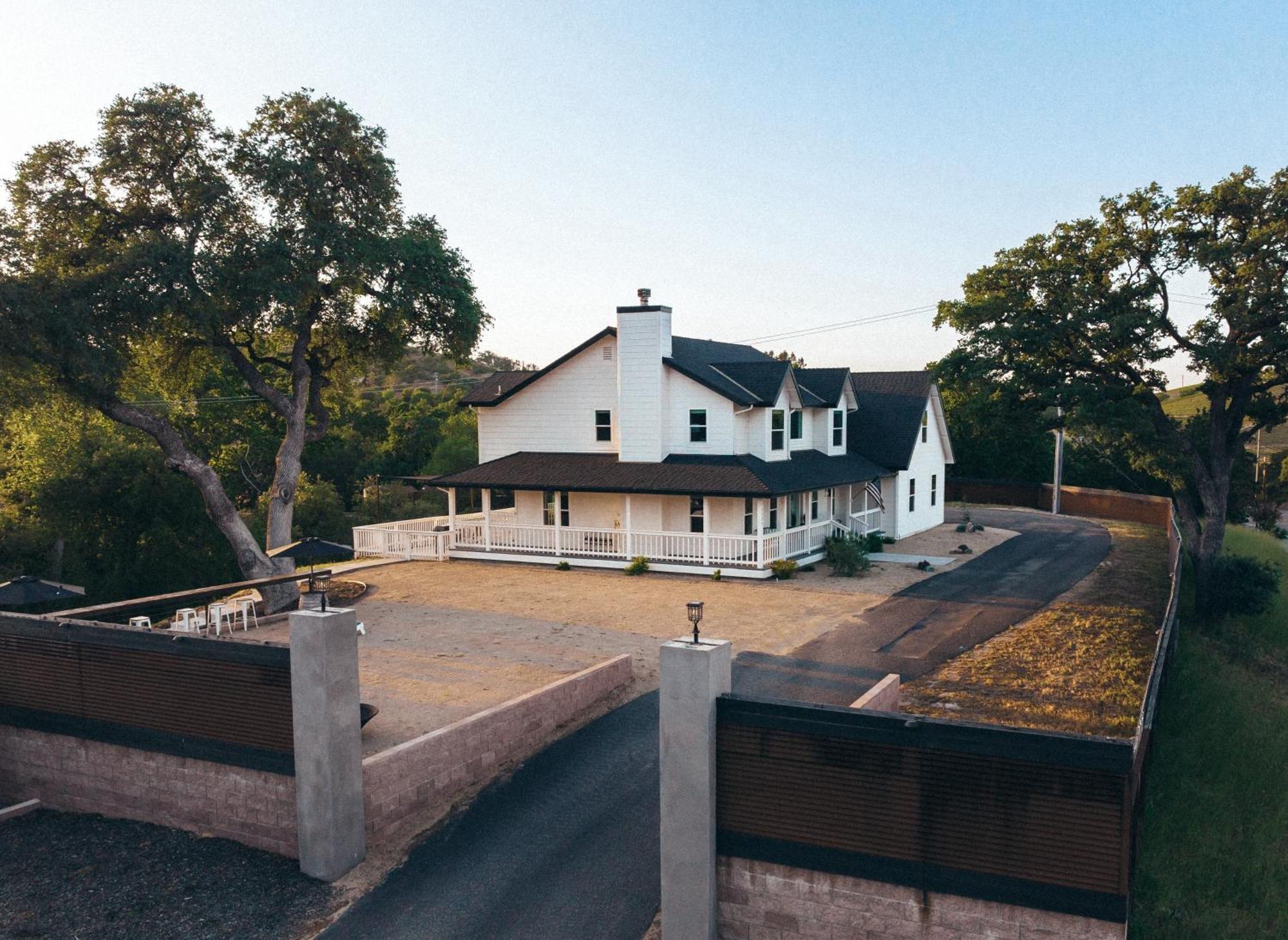Wine Country Modern Farmhouse With Heated Pool, Hot Tub, Cybertruck Paso Robles Εξωτερικό φωτογραφία